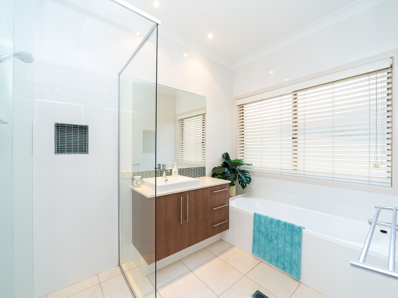 1 Siggies Place, Upper Coomera QLD 4209