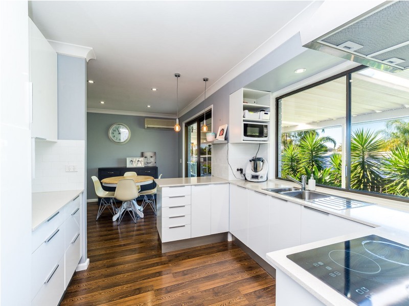 13 Tanunda Drive, Helensvale QLD 4212