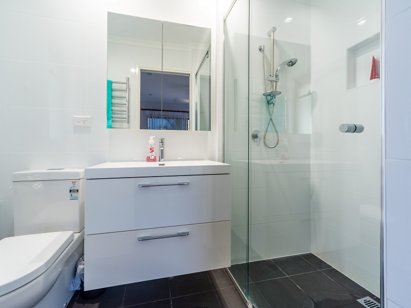 95 Mildura Drive, Helensvale QLD 4212