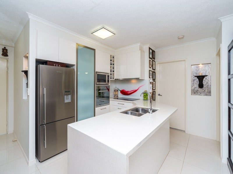 8/10-12 Bath Street, Labrador QLD 4215