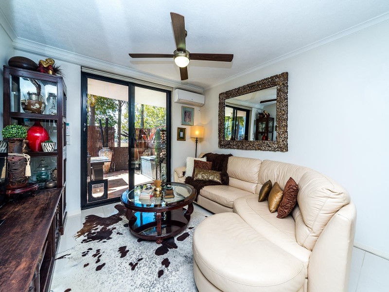 8/10-12 Bath Street, Labrador QLD 4215