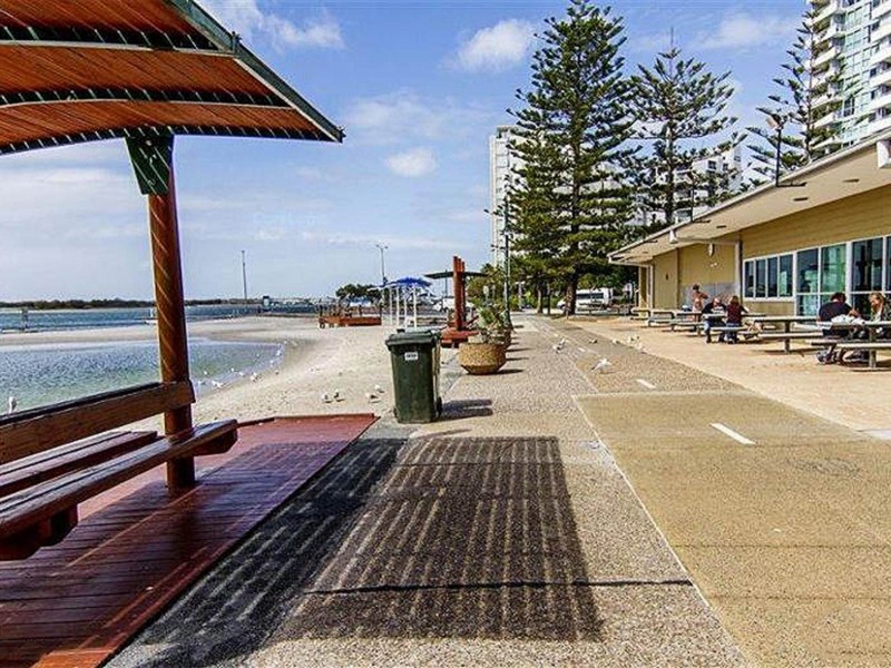 8/10-12 Bath Street, Labrador QLD 4215