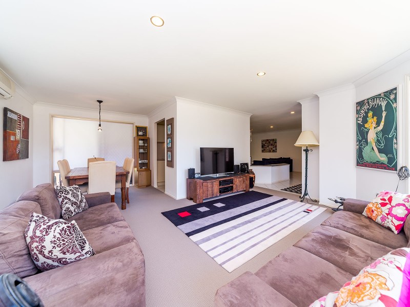 4 Greenwood Court, Helensvale QLD 4212