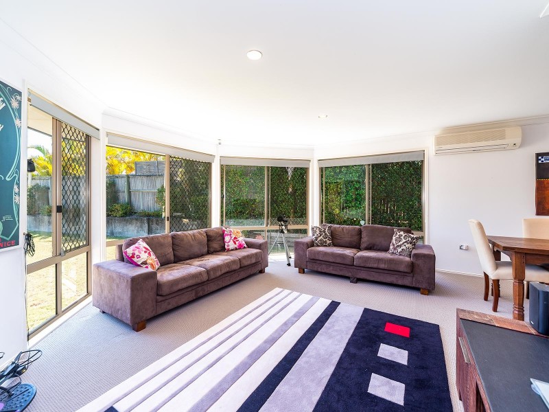 4 Greenwood Court, Helensvale QLD 4212