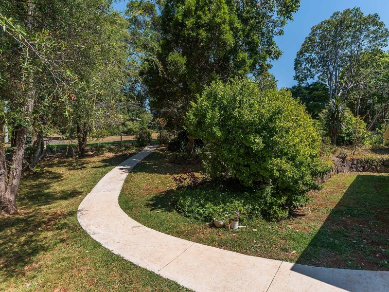 10-12 Nicolet Drive, Tamborine Mountain QLD 4272