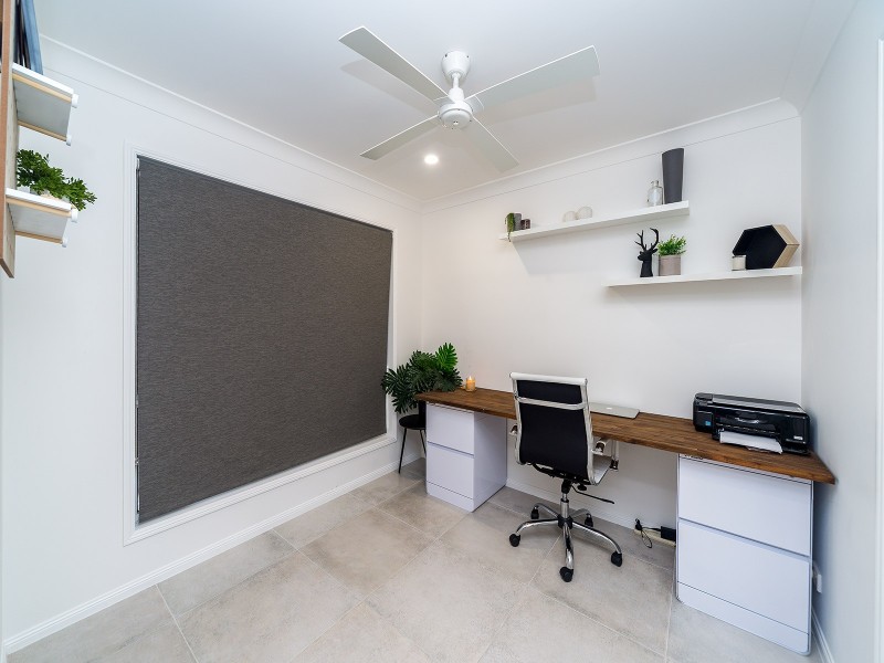 8 Elanda Place, Helensvale QLD 4212