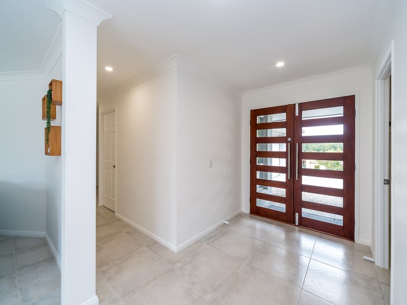 8 Elanda Place, Helensvale QLD 4212