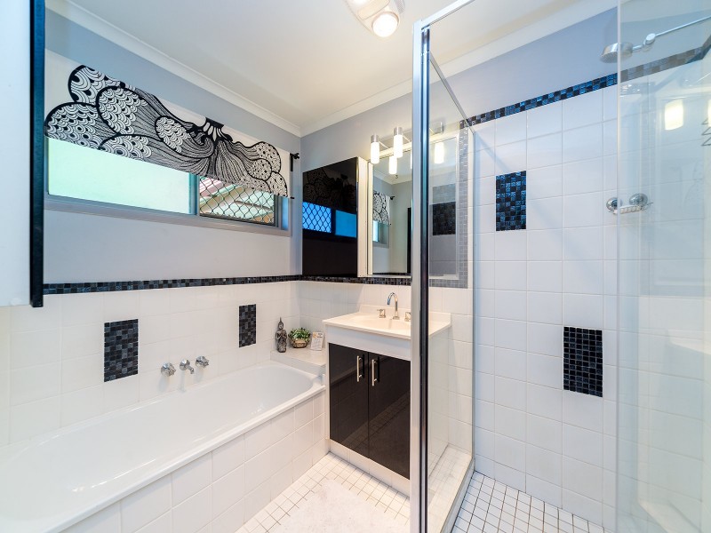 2/3 Hollywood Place, Oxenford QLD 4210