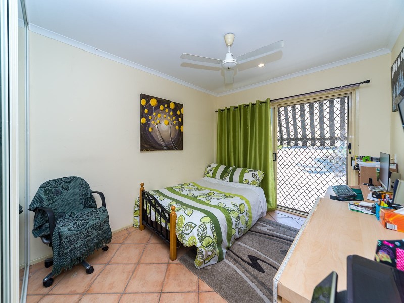2/3 Hollywood Place, Oxenford QLD 4210