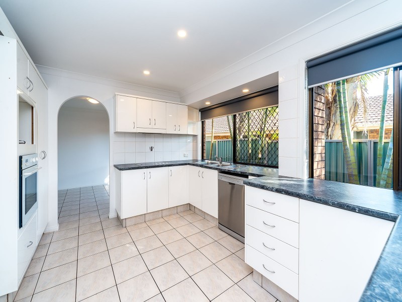 18 Tibouchina Court, Helensvale QLD 4212