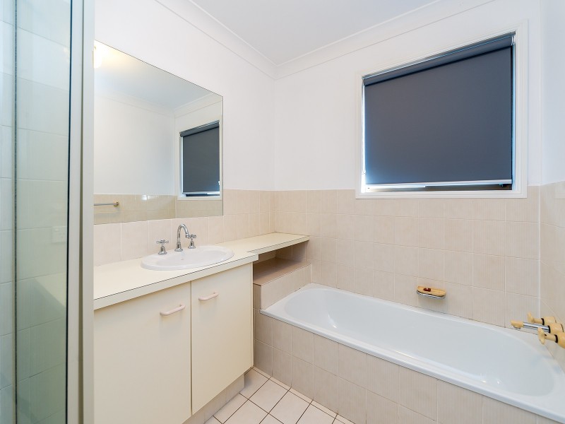 18 Tibouchina Court, Helensvale QLD 4212