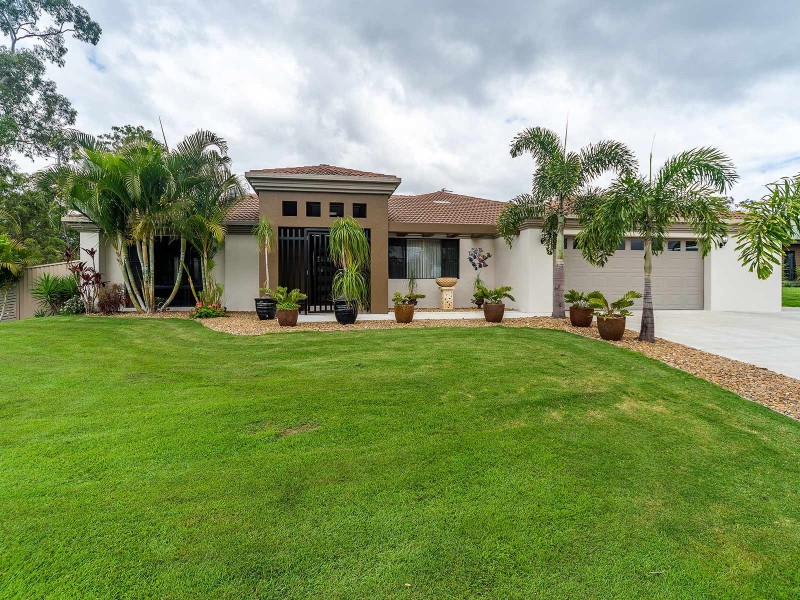 6 Belltop Court, Helensvale QLD 4212