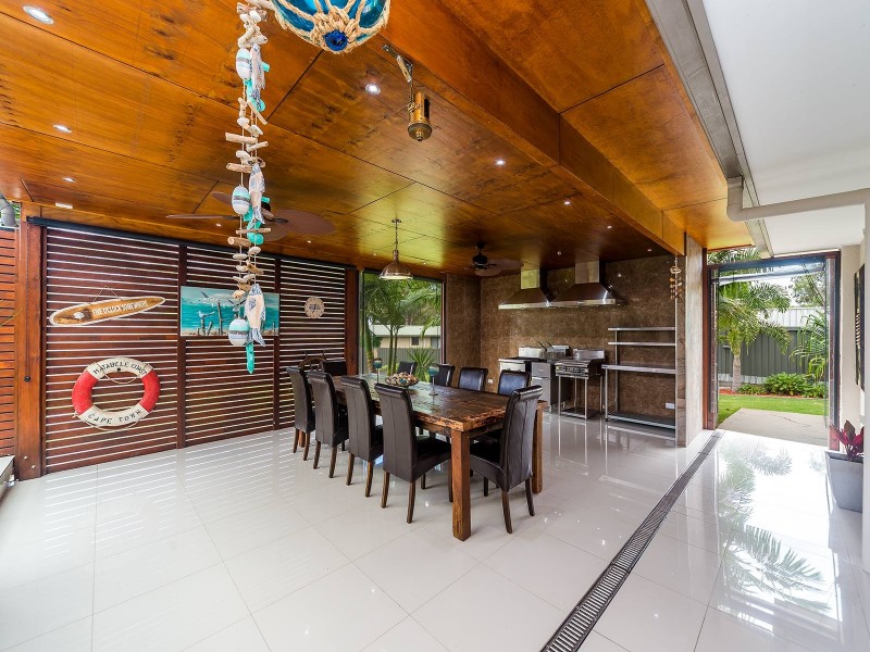 6 Belltop Court, Helensvale QLD 4212