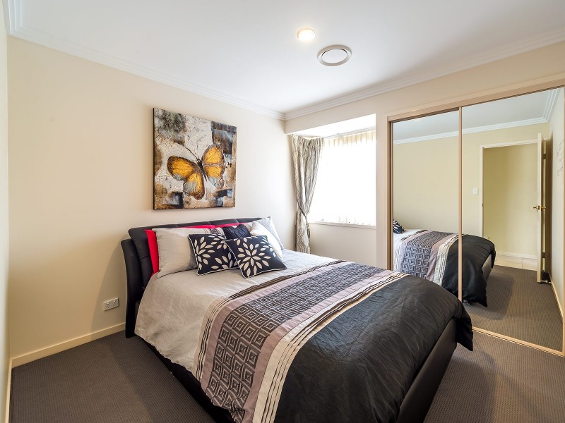 6 Belltop Court, Helensvale QLD 4212