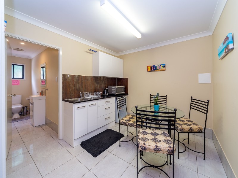 6 Belltop Court, Helensvale QLD 4212