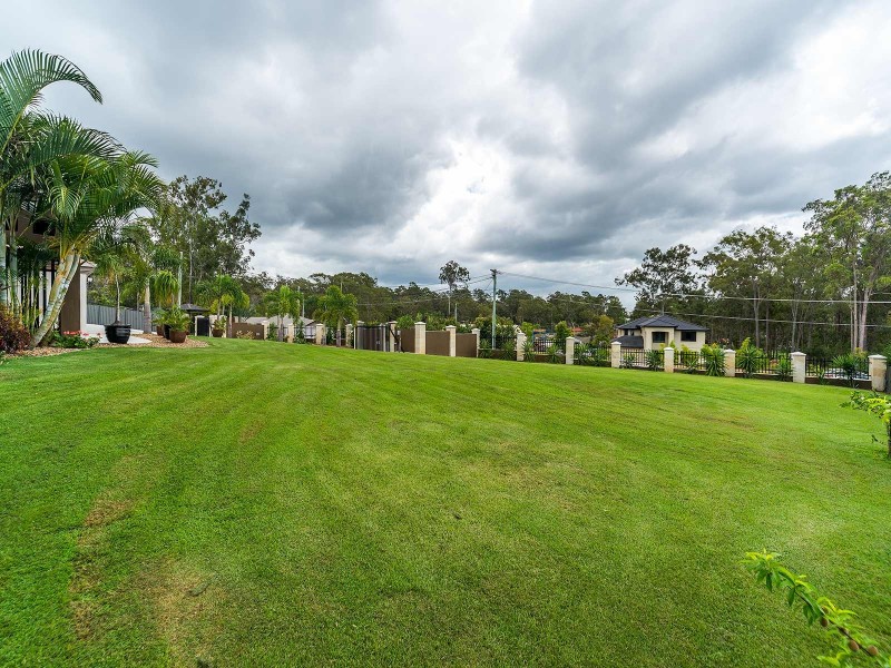 6 Belltop Court, Helensvale QLD 4212