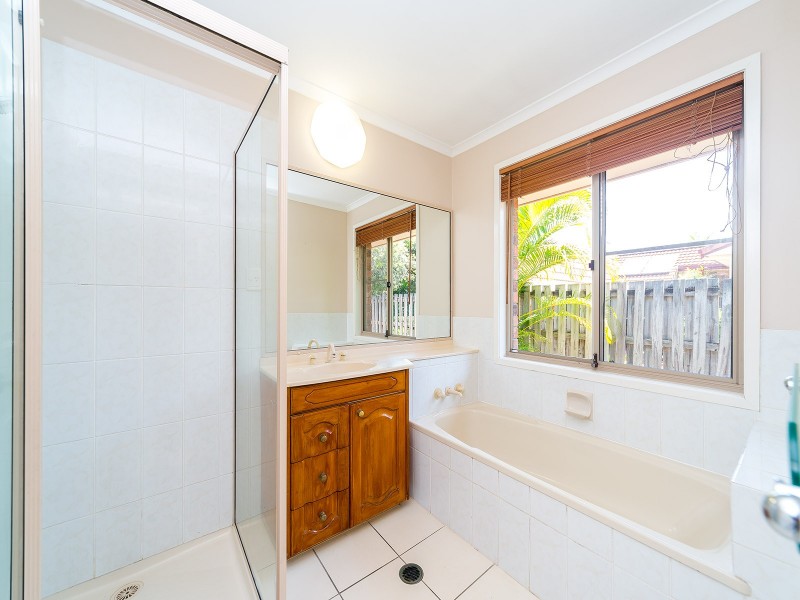 31 Jack Nicklaus Way, Parkwood QLD 4214