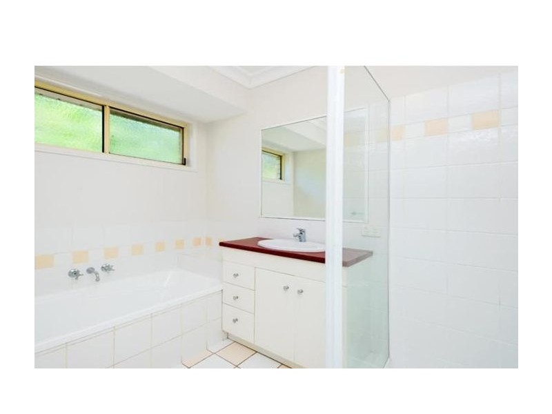 16 Fanning Court, Pacific Pines QLD 4211