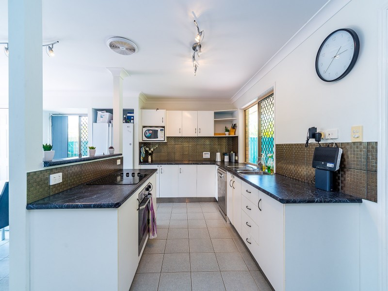 7 Pinemount Crescent, Oxenford QLD 4210