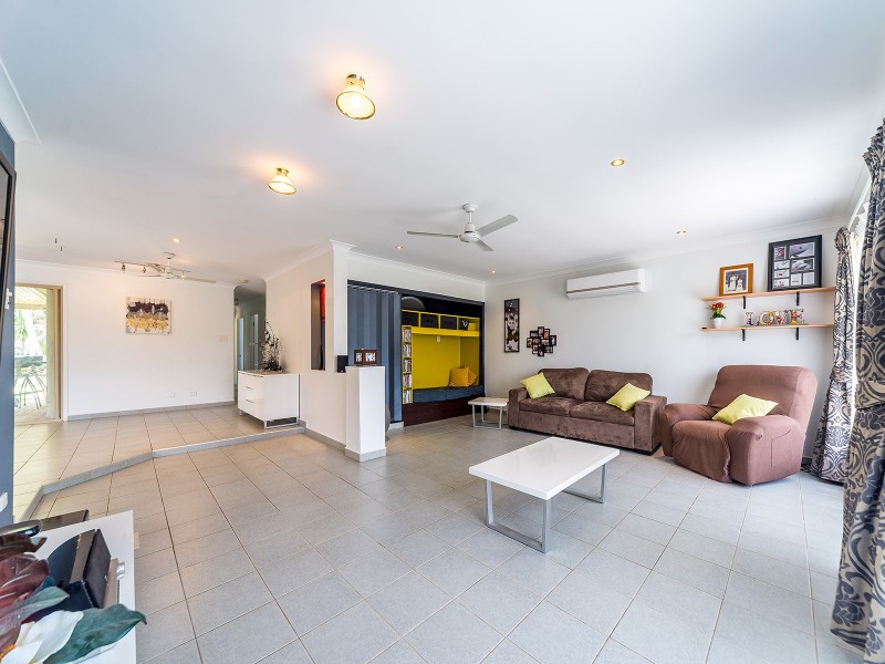 7 Pinemount Crescent, Oxenford QLD 4210