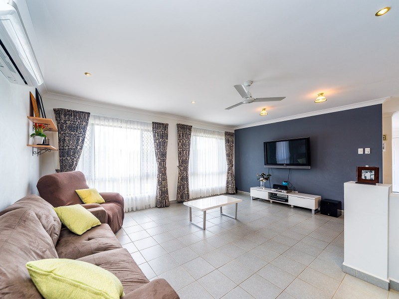 7 Pinemount Crescent, Oxenford QLD 4210