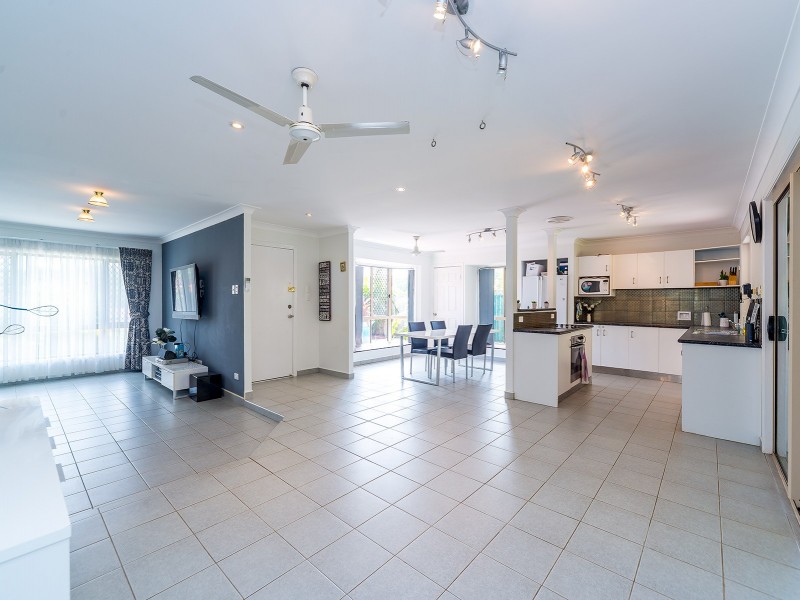 7 Pinemount Crescent, Oxenford QLD 4210