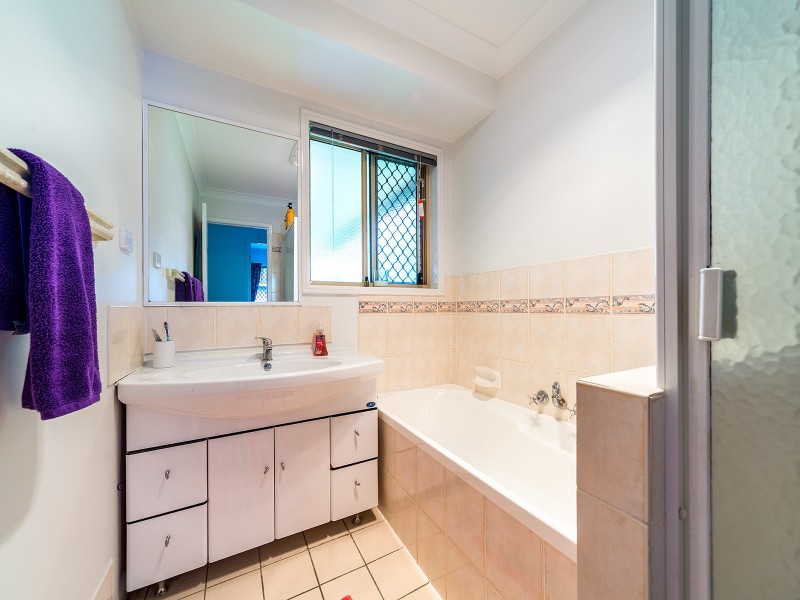 7 Pinemount Crescent, Oxenford QLD 4210