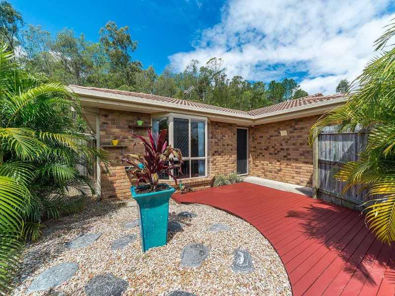 7 Pinemount Crescent, Oxenford QLD 4210