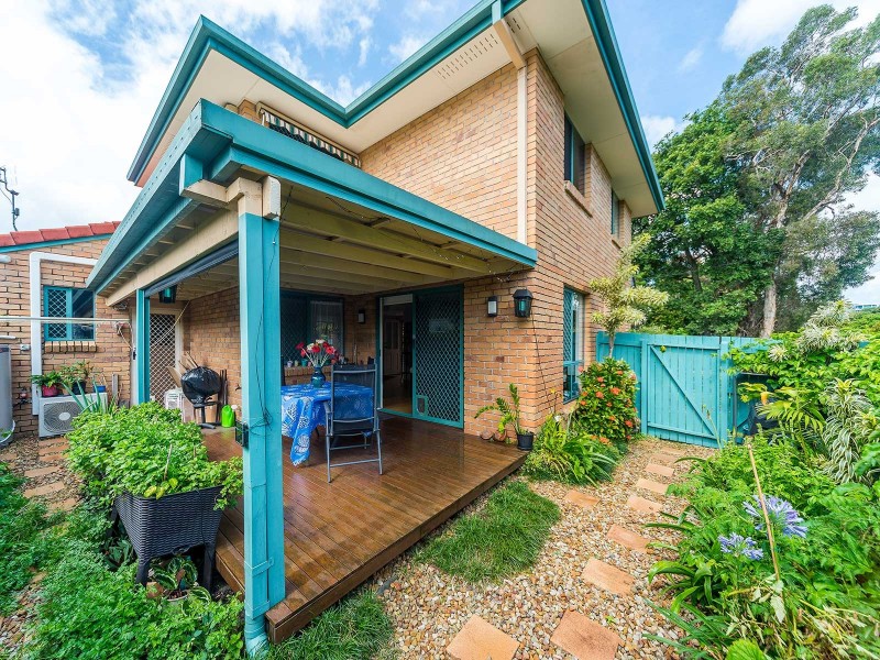 1/15 Gordon Street, Labrador QLD 4215