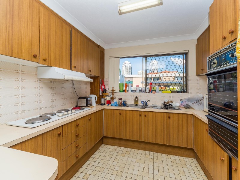 2/53 Bayview Street, Runaway Bay QLD 4216