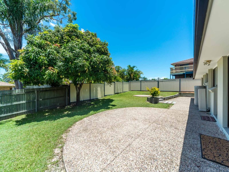 33 Dromana Crescent, Helensvale QLD 4212