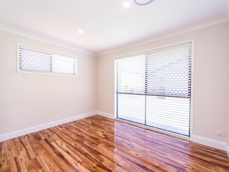 33 Dromana Crescent, Helensvale QLD 4212