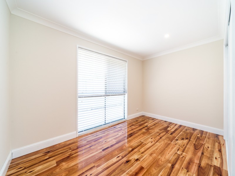 33 Dromana Crescent, Helensvale QLD 4212