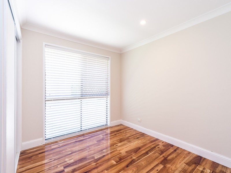 33 Dromana Crescent, Helensvale QLD 4212