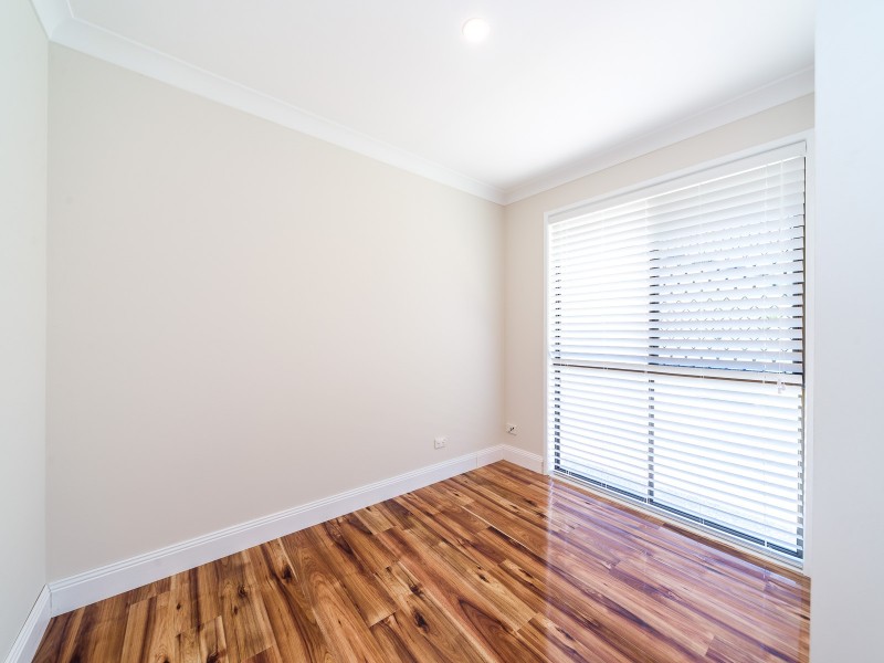 33 Dromana Crescent, Helensvale QLD 4212