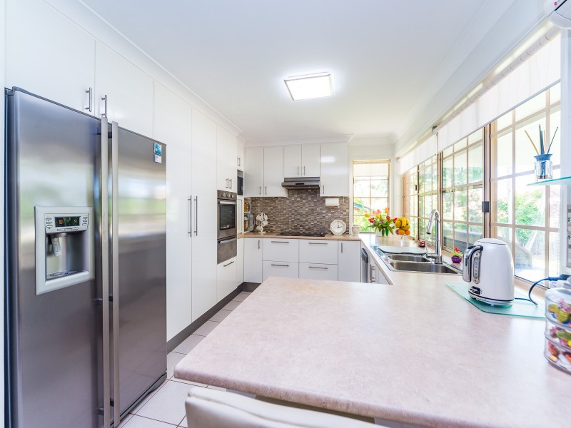 4 Goulburn Court, Helensvale QLD 4212