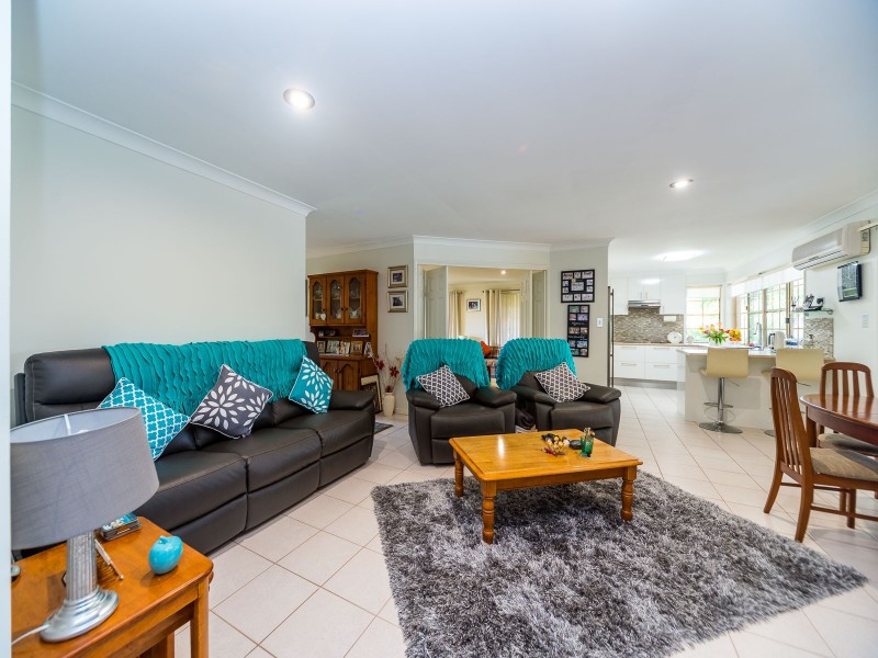 4 Goulburn Court, Helensvale QLD 4212