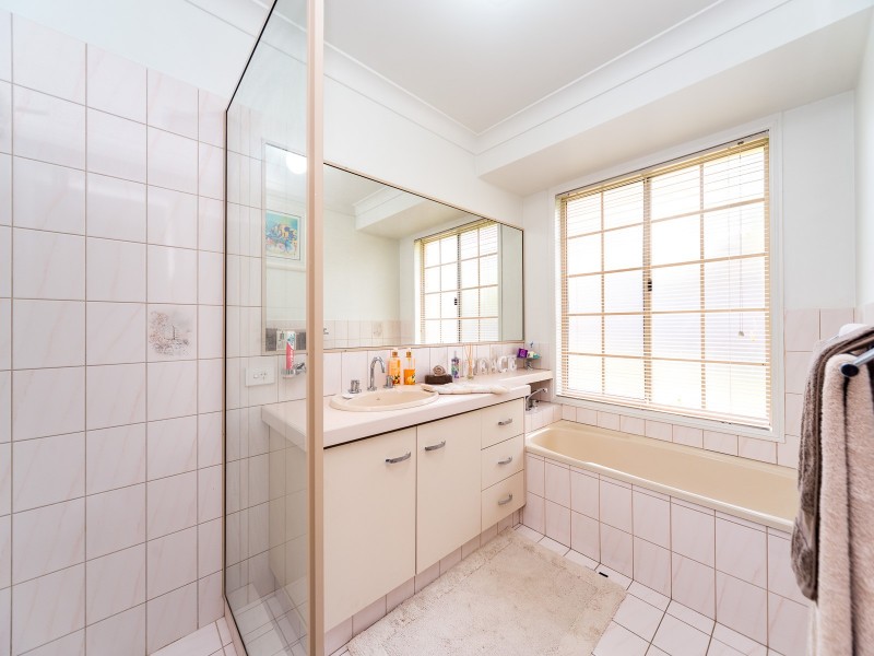 4 Goulburn Court, Helensvale QLD 4212