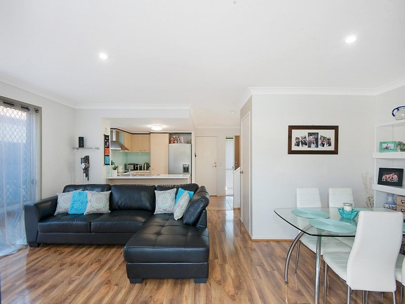 4 Oxbridge Chase, Arundel QLD 4214