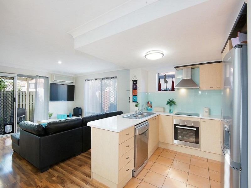 4 Oxbridge Chase, Arundel QLD 4214