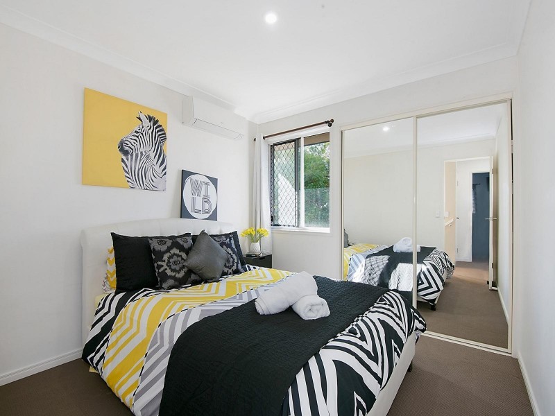 4 Oxbridge Chase, Arundel QLD 4214