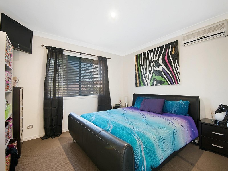 4 Oxbridge Chase, Arundel QLD 4214