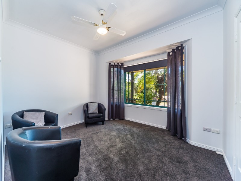 27 Monterey Keys Drive, Helensvale QLD 4212