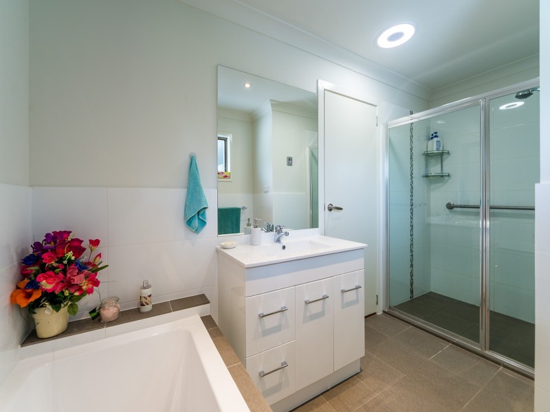 3 Leura Place, Helensvale QLD 4212