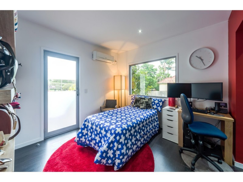 88 Robert Street, Labrador QLD 4215