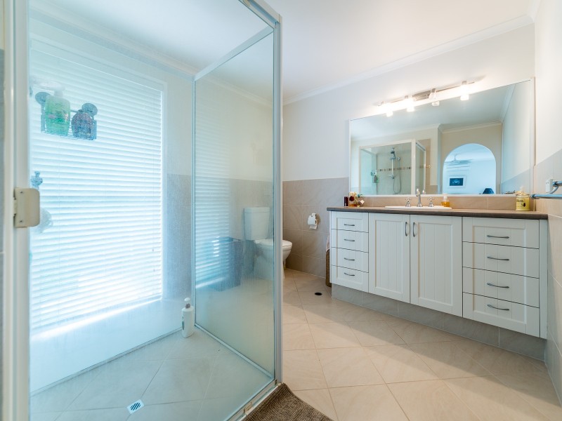34 Camden Court, Helensvale QLD 4212