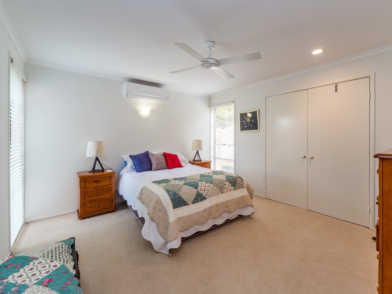 34 Camden Court, Helensvale QLD 4212