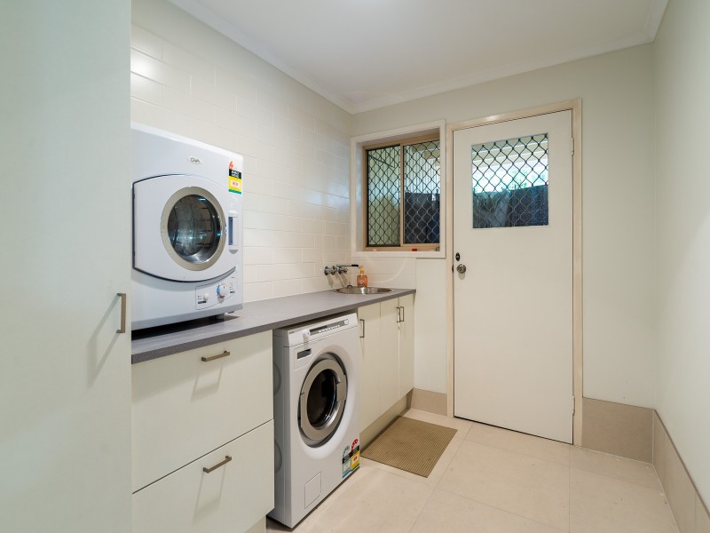 34 Camden Court, Helensvale QLD 4212