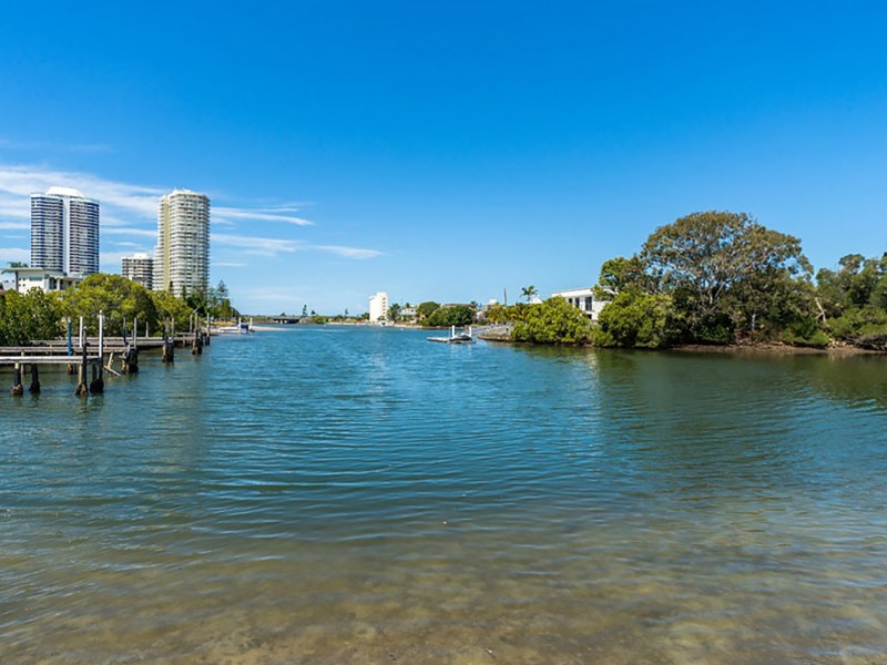 18 St Nicholas Street, Runaway Bay QLD 4216
