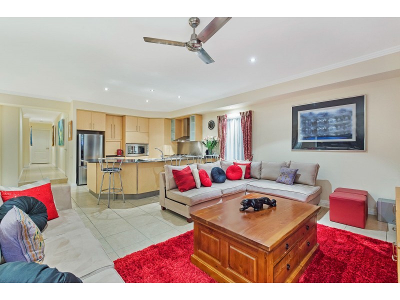 8 Nerida Lane, Coomera Waters QLD 4209